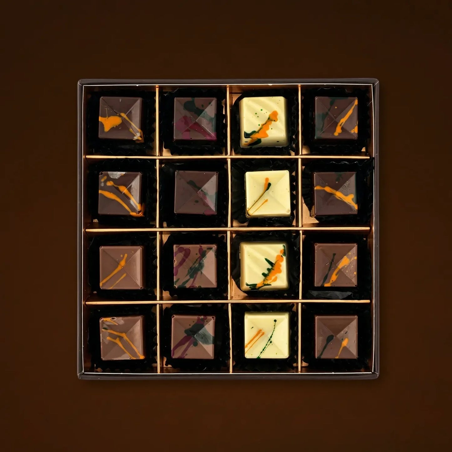 Coffret Luxe — 16 Bouchées Assorties